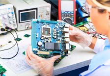Zalety i korzyci produkcji elektroniki w Polsce