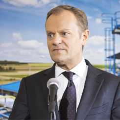 Premier stawia na upki