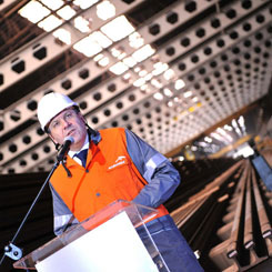 Wicepremier Janusz Piechociski oficjalnie otworzy instalacj do produkcji dugiej szyny w hucie ArcelorMittal Poland w Dbrowie Grniczej fot. arcelormittal.com